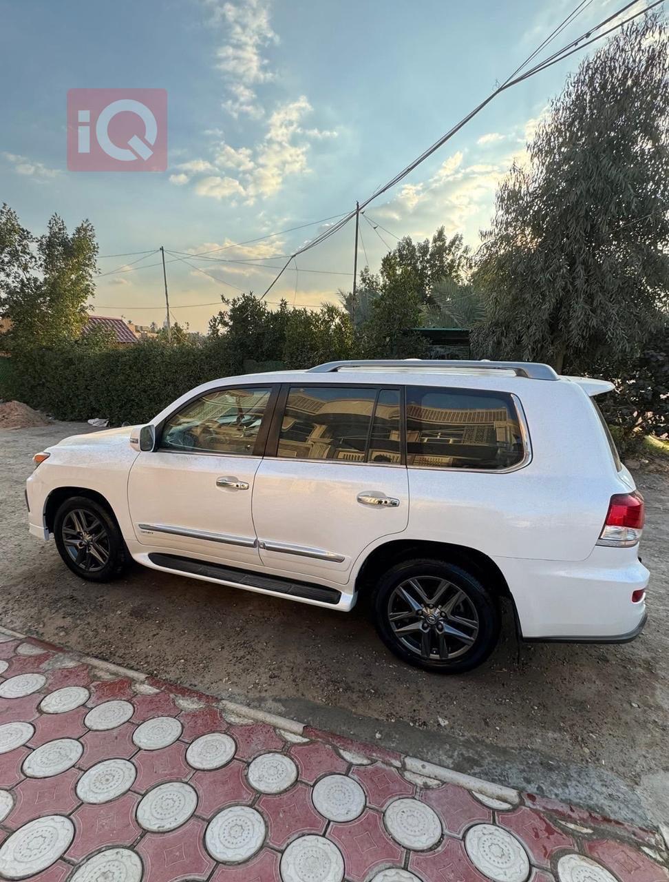 Lexus LX